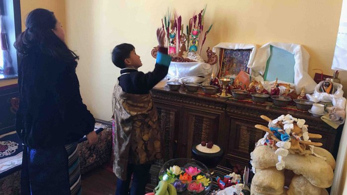 taboo when visiting tibetan family during tibetan new year