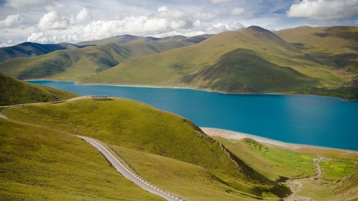 Yamdrok Lake