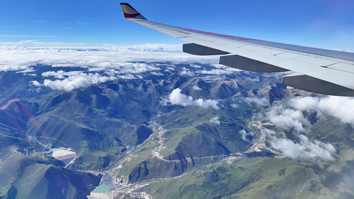 Chengdu to Lhasa flight