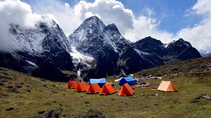 camping site in eastern face of mt everest