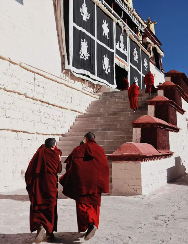 Ganden Monastery3