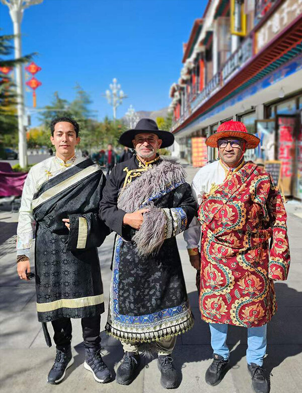 tibetan clothes