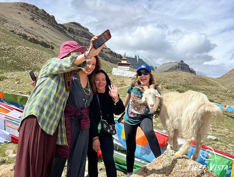 Women in Xizang Tourism
