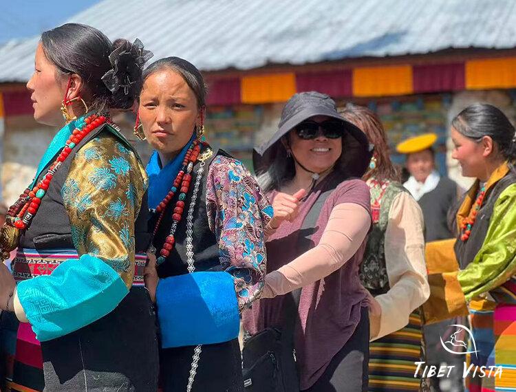 Women in Xizang Tourism