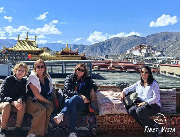 Women in Xizang Tourism