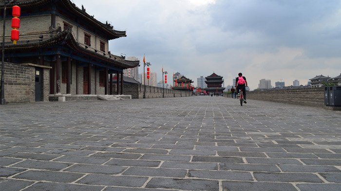 Xian City Wall Biking