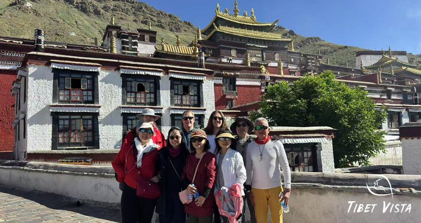 Dress in layers when visit Tashilunpo Monastery
