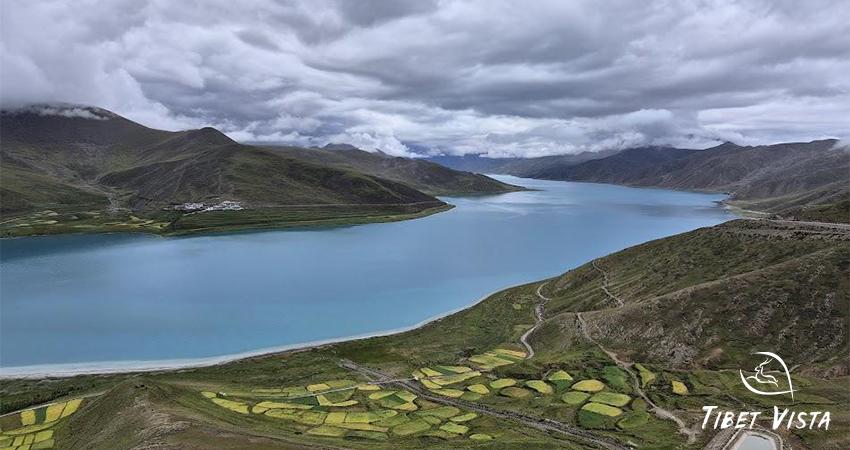 Yamdrok lake