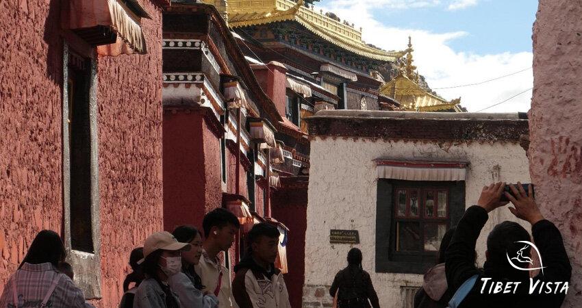 Our guide explained the history and highlights of Tashilhunpo Monastery