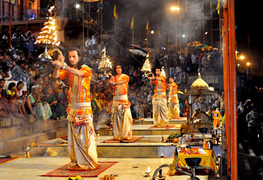 Hindu Ritual Aarti in Varanas
