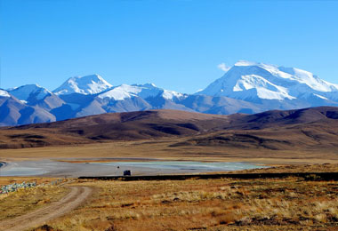 The stunning scenery along the way to Kailash.