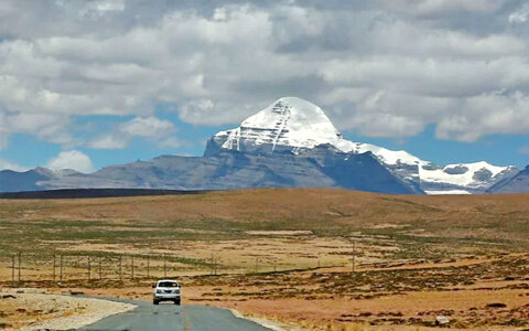 Which Route is Best for the Kailash Manasarovar Tour: Southern Route or Northern Route?