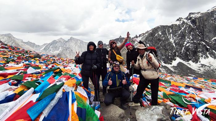 Our guests and local Tibetan guide took pictures at Dolma-la Pass