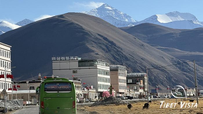 Stay in Zhaxizong Village near Everest Base Camp