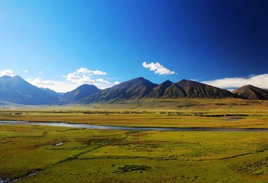 Scenery along the Qinghai-Tibet Highway