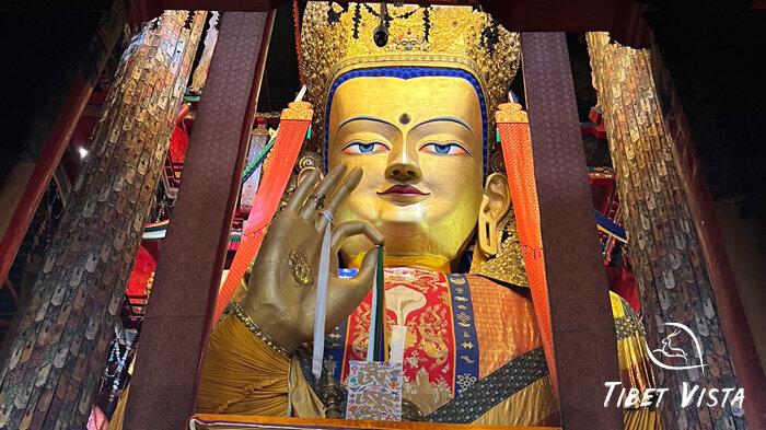 Gigantic Maitreya Buddha in Tashilunpo Monastery