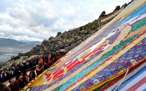Drepung Monastery Buddha Unfolding: top Buddhist Festival in Lhasa summer