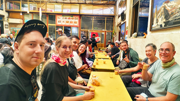 Enjoy Tibetan sweet tea at local teahouse in Lhasa