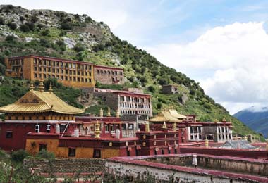 A close look at  Ganden monastery