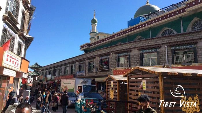 Grand Mosque - the First Islam Temple in Tibet