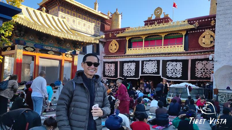 jokhang temple front entrance