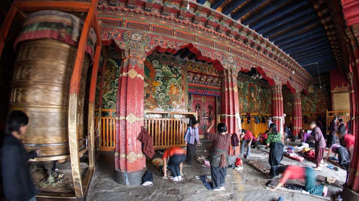 Murals and pillars of Jokhang Temple