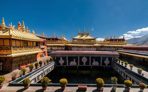 Jokhang Temple Architecture: One of the Most Glorious Buddhist Temples in Tibet