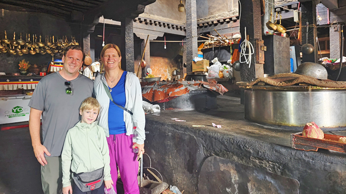 Discover the gigantic kitchen of Drepung Monastery