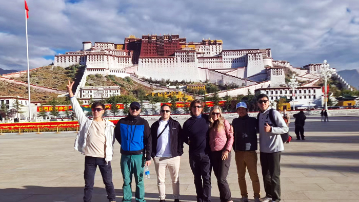 visit Potala Palace during Lhasa tour