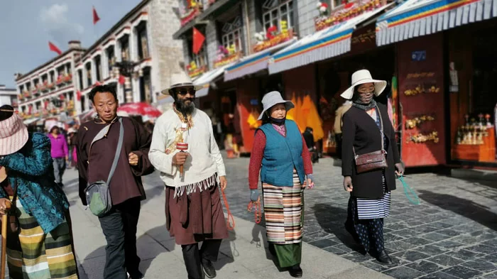 Barkhor Street Kora