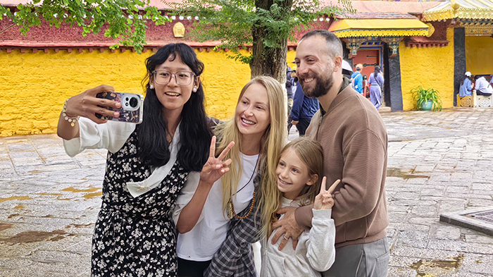 Visit Norbulingka and Meet Locals