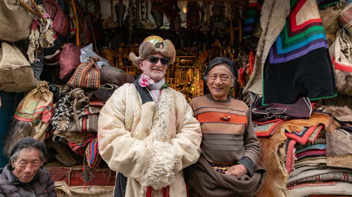 Meet the welcoming local Tibetans in Lhasa