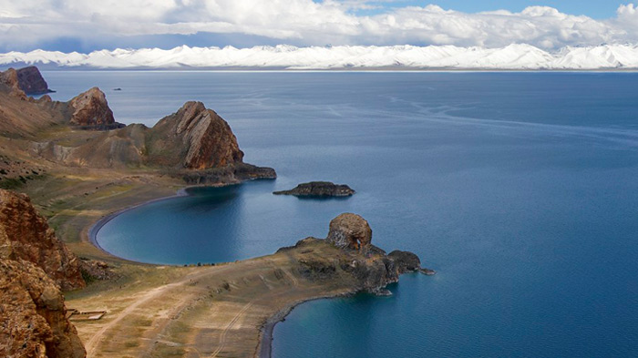 Find inner peace along the heavenly Namtso Lake in Tibet