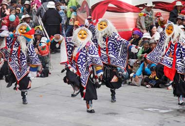 Enjoy Traditional Tibetan Opera in Norbulingka during Shoton Festival