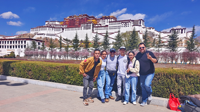 Visit the Potala Palace in Lhasa