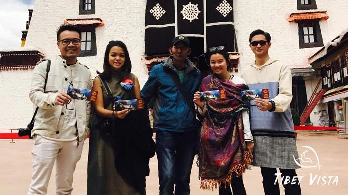 Visit Potala Palace with our tibetan travel guide