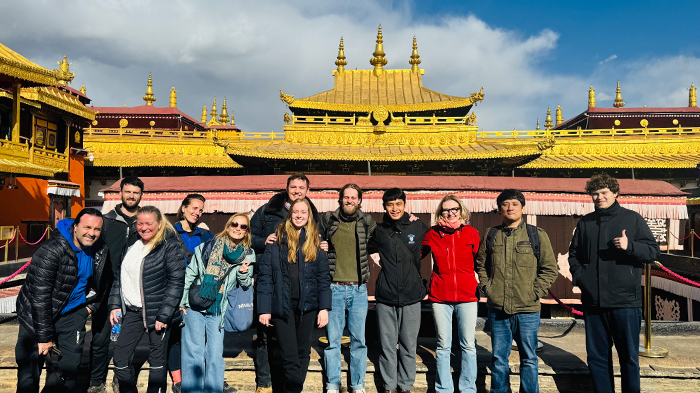 Visit Jokhang Temple in Lhasa