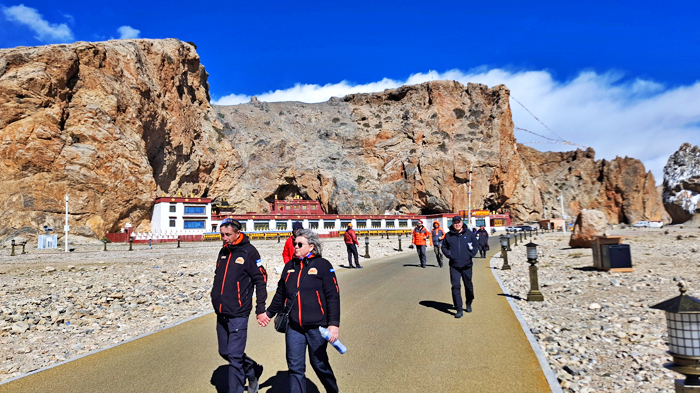 trek around Namtso Lake
