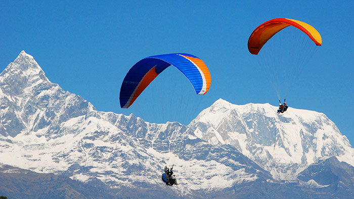  Paragliding 