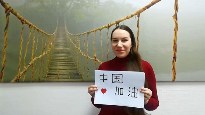 Lady from the US expressed her blessings for China