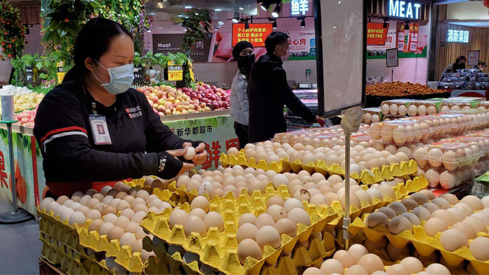 Chinese citizens has sufficient food supply and daily commodities