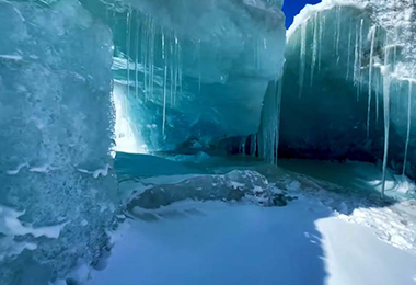 Nature's Icy Artistry - Laigu Glacier.