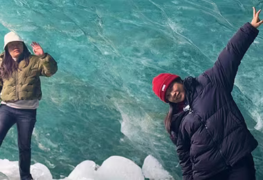 Tourists can get up close to appreciate the stunning glacier.