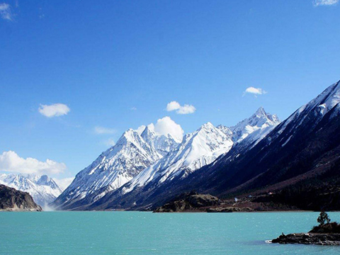 Serene Ranwu Lake