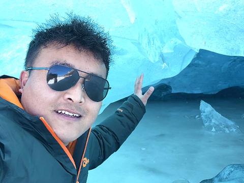 Ice caves of Laigu Glacier