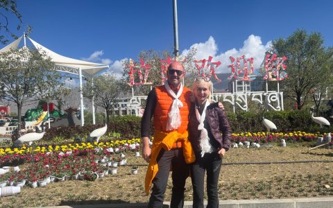 Traveler photo: The moment two guests land at Lhasa Airport, they receive a heartfelt welcome—the joy of the journey starts right here. (April 2026)