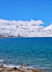 Traveler photo: Tibet's blue sky meets the turquoise lake—so pure that heaven and water seem to merge into one. (April 2026)