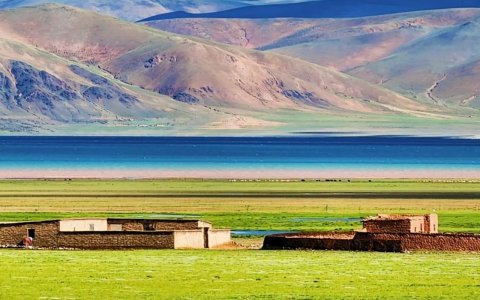 Traveler photo: White clouds, blue lakes, and green grasslands create the typical summer scenery of Tibet. (August 2026)