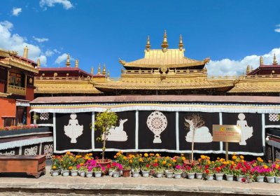 Traveler photo: Jokhang Temple under a clear blue sky in the heart of Lhasa. (August 2026)