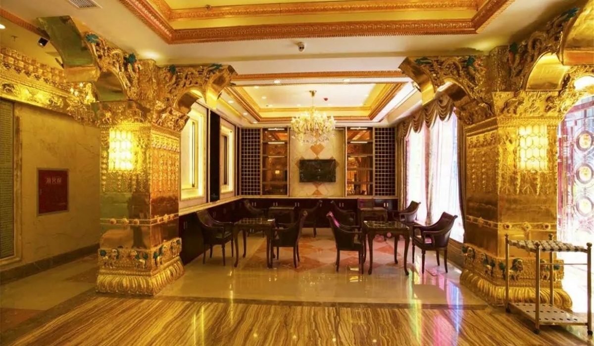 Lobby lounge seating area at Lhasa Shangbala Hotel